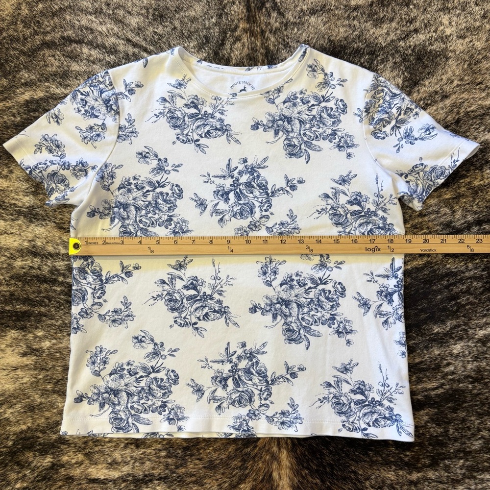 White Stag Women’s Blue & White Cotton Floral Short Sleeve Shirt, Size Medium - Picture 9 of 9